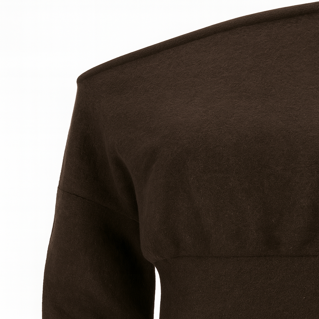 Top de punto entallado en marrón oscuro con escote descubierto y mangas largas